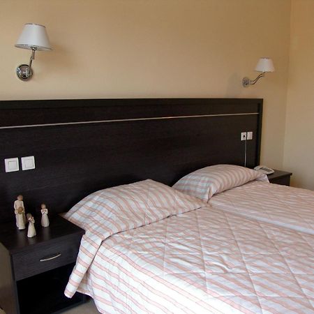 Merope Hotel Karlovassi Esterno foto