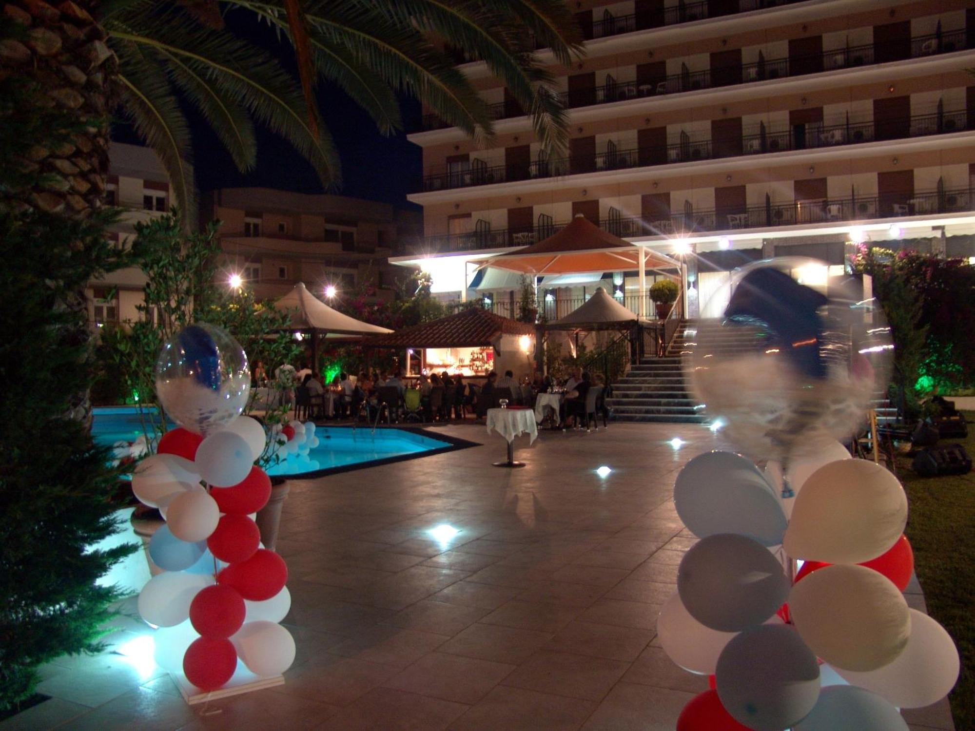 Merope Hotel Karlovassi Esterno foto