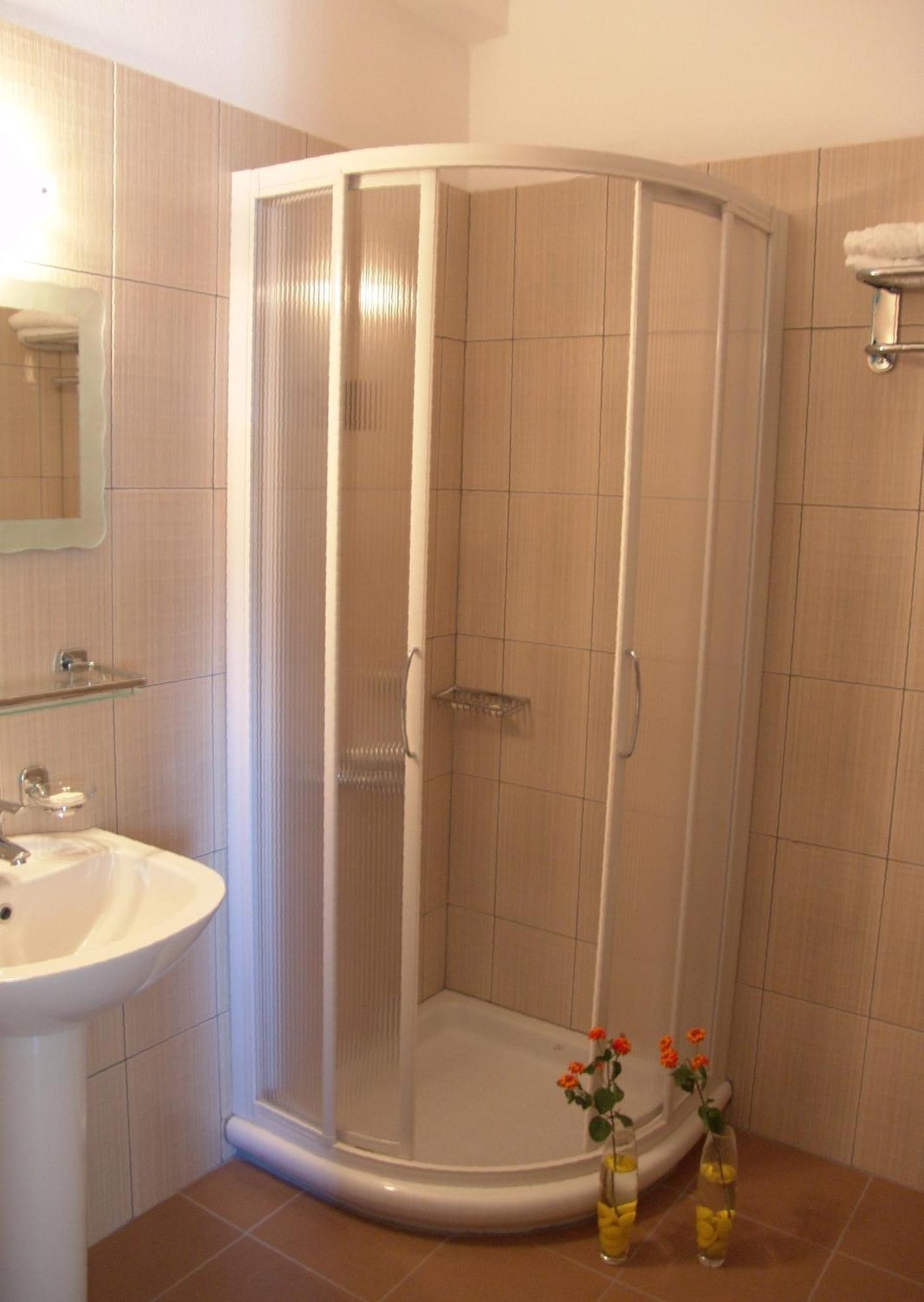 Merope Hotel Karlovassi Esterno foto