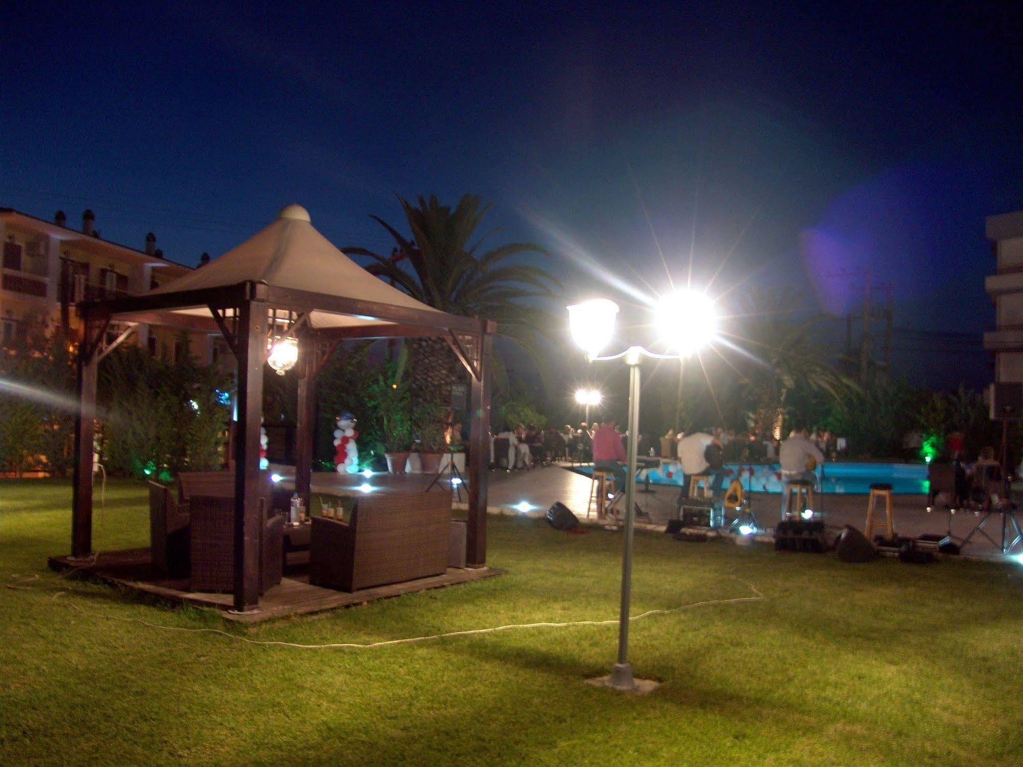 Merope Hotel Karlovassi Esterno foto